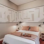 Rosales - 1 Bedroom And Balcony In Santo Antonio